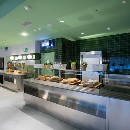 Residencia Universitaria Resa San Mames Бильбао