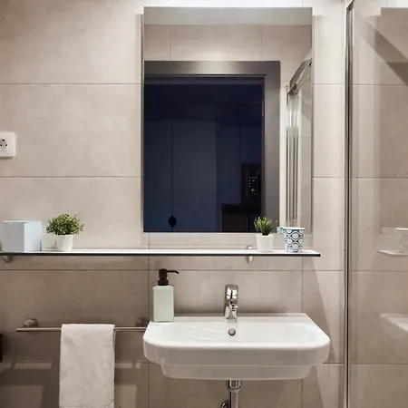 Residencia Universitaria Resa San Mames Апартаменты *