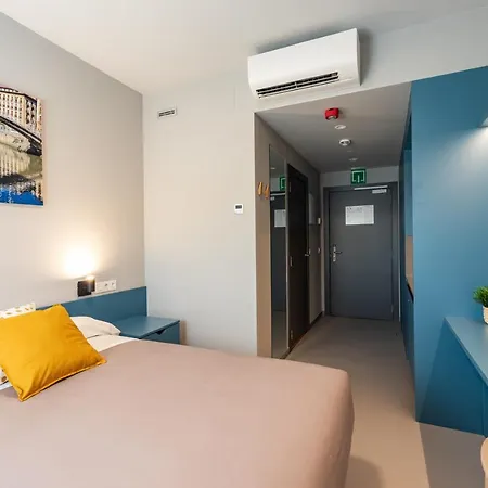 Residencia Universitaria Resa San Mames Бильбао