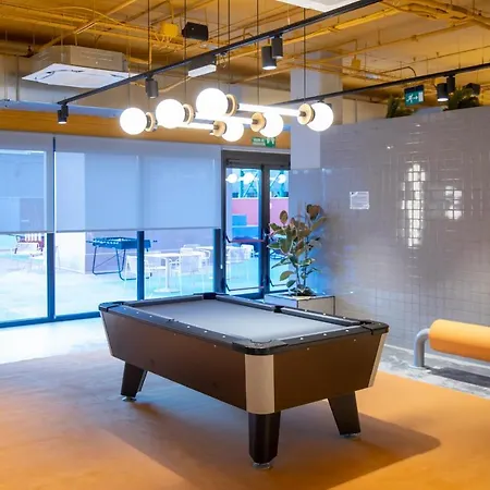 Residencia Universitaria Resa San Mames بلباو