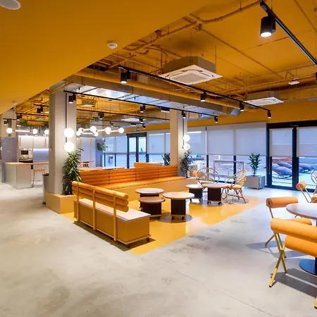 Residencia Universitaria Resa San Mames شقة